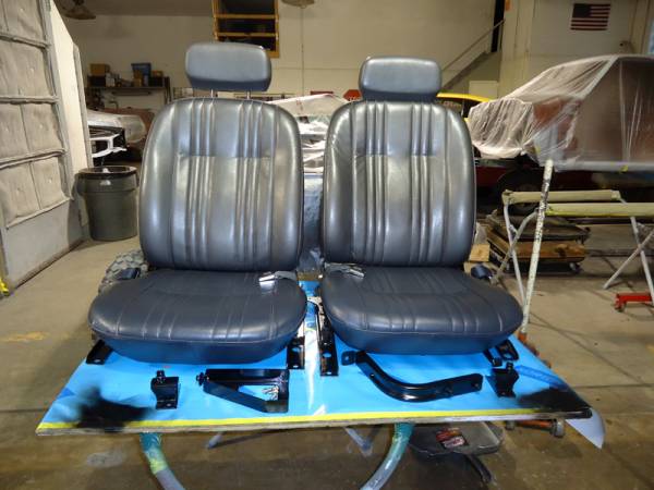 FJ_40_seats_cleaned_detailed_and_assembled