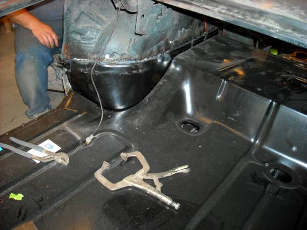 fitting_new_full_trunk_floor_pan