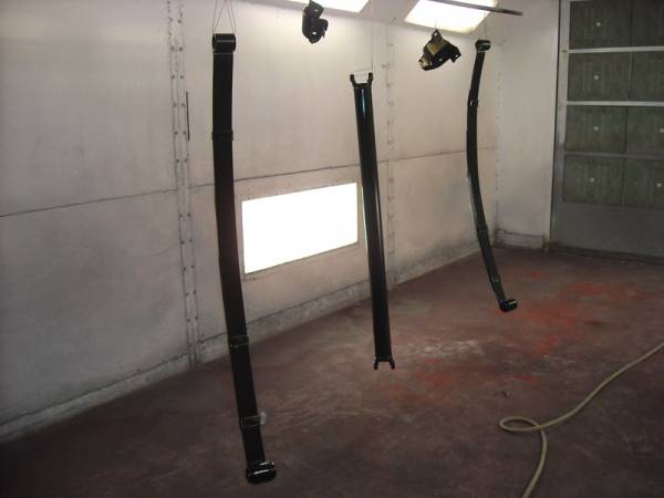 painted_leafsprings_perches_and_driveshaft