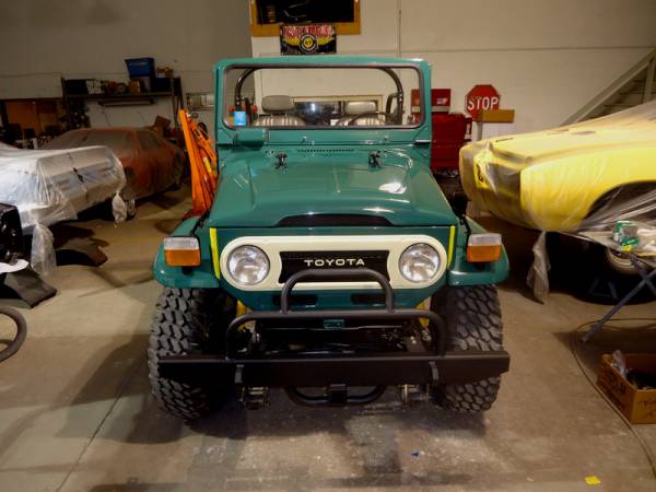 FJ40_front_grill_and_bumper_assembly