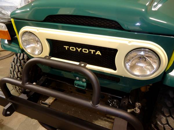 front_grill_on_FJ40