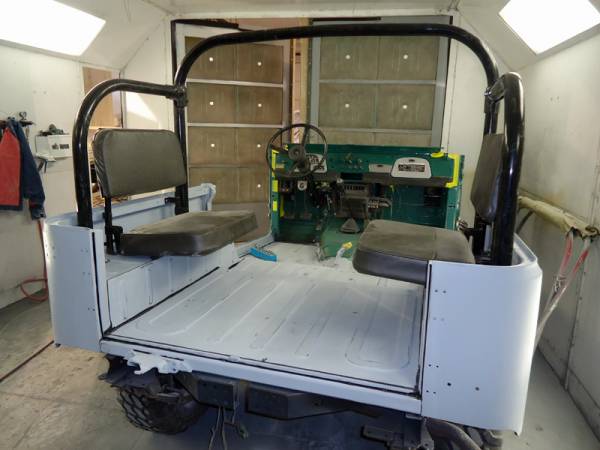 rear_view_of_roll_bar_and_seats