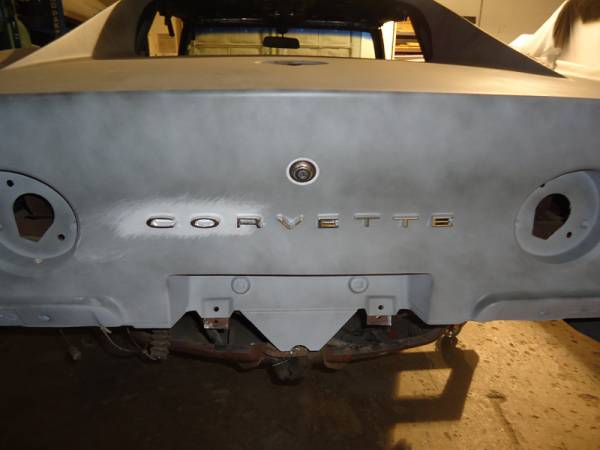 fitting_corvette_lettering