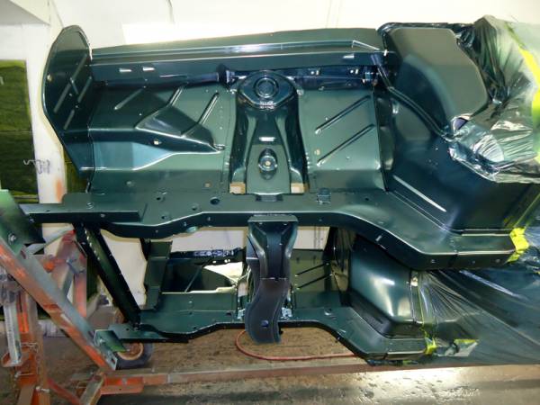 AMX_engine_bay_in_rally_green